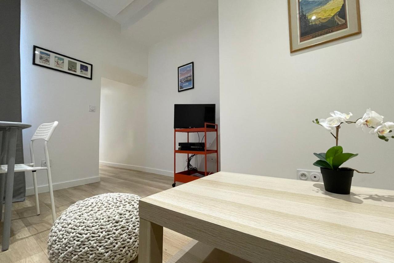 #Cf In White&Gray Center Appartement Grenoble Buitenkant foto